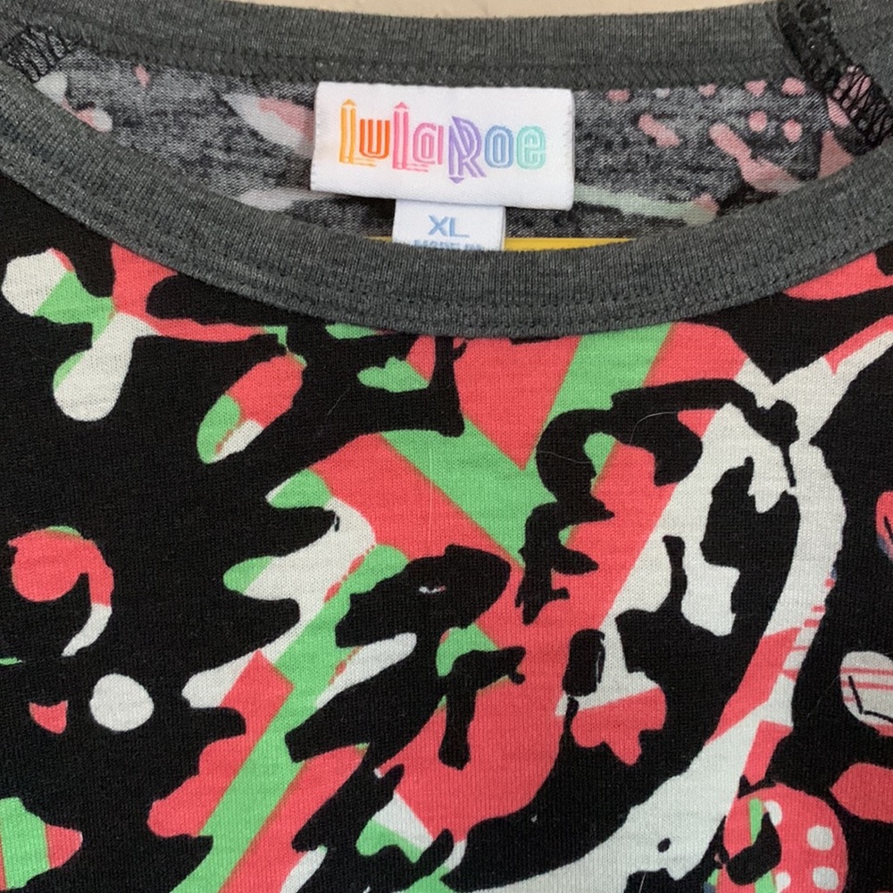 NWOT LulaRoe Randy - Picture 2 of 3